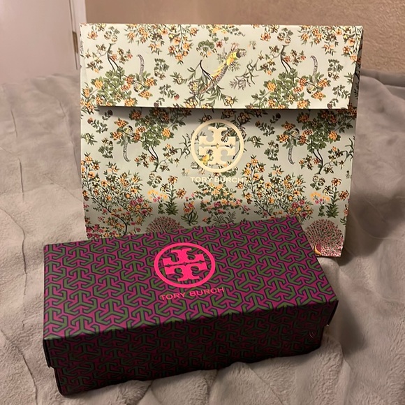 Tory Burch Flip Flop - Picture 7 of 9